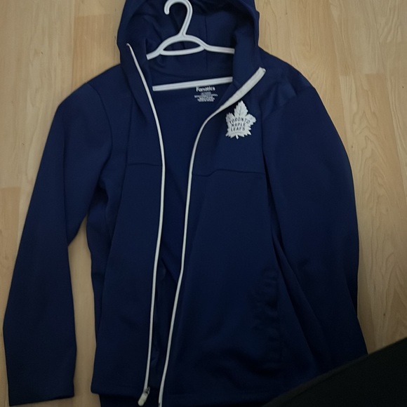 XL Maple Leafs Sweater - Picture 2 of 2